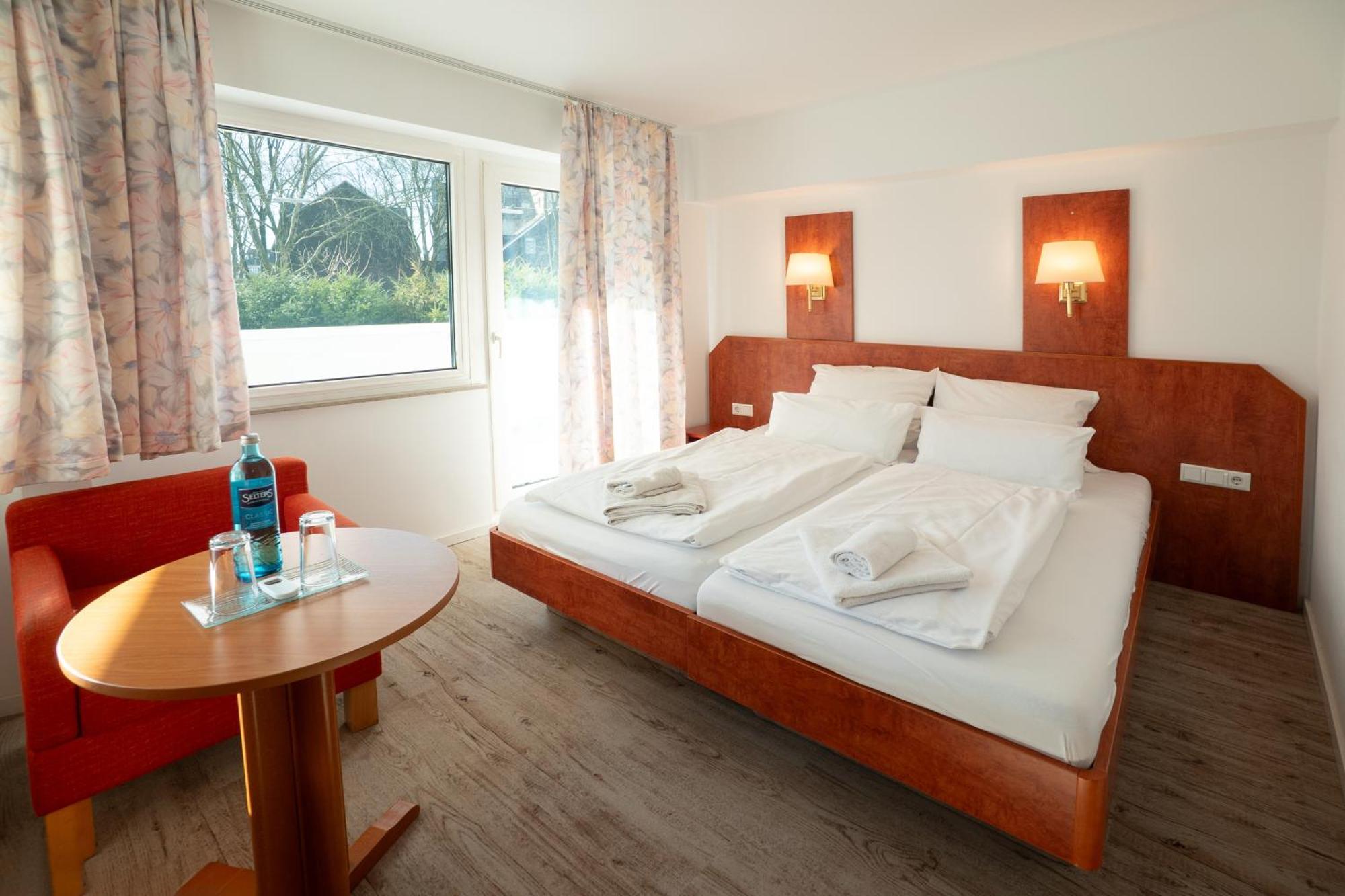 הרנה Hotel Zur Post מראה חיצוני תמונה